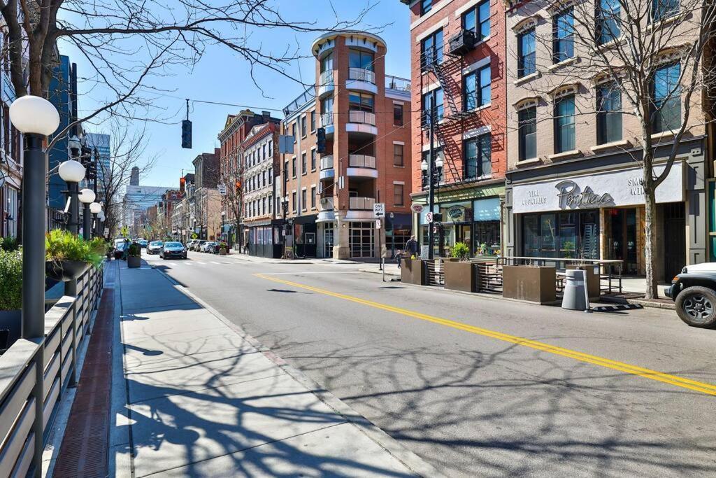 **New Radiant Stay In The Thrust Of Otr* W/Parking Cincinnati Exterior photo